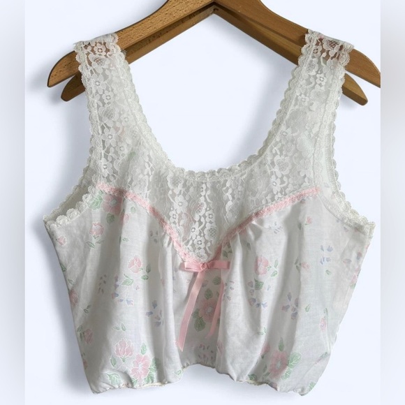 Vintage White Floral Lace Crop Top Softgirl Cottagecore Coquette Medium-Large - Picture 1 of 7